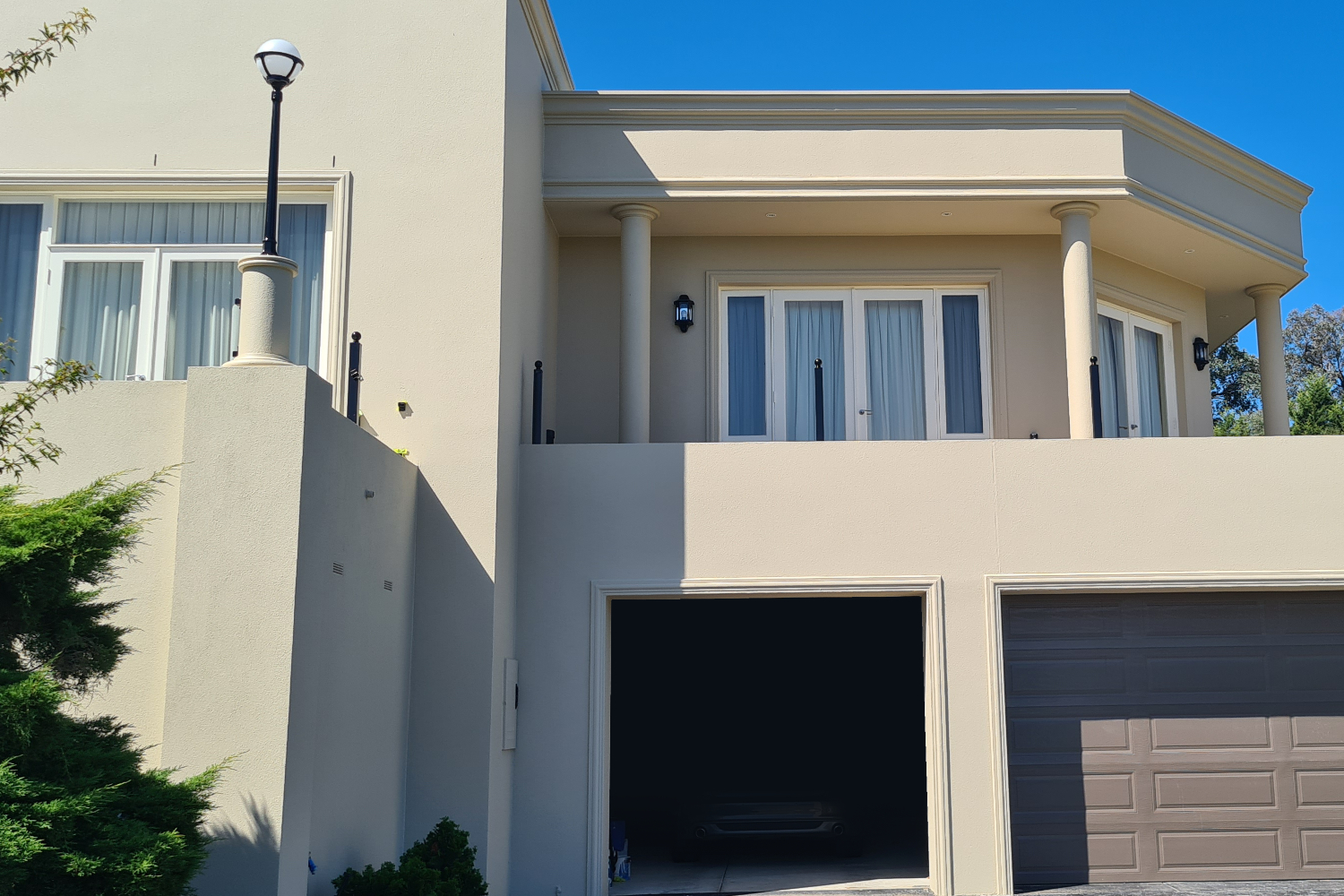Exterior house painter – contemporary rendered house Exterior house painter - contemporary rendered house