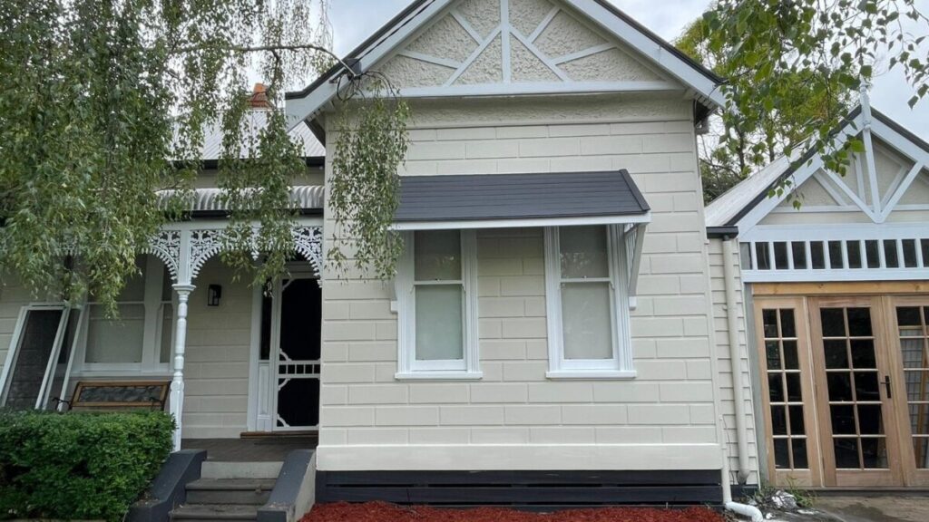 Weatherboard house before exterior painting project.